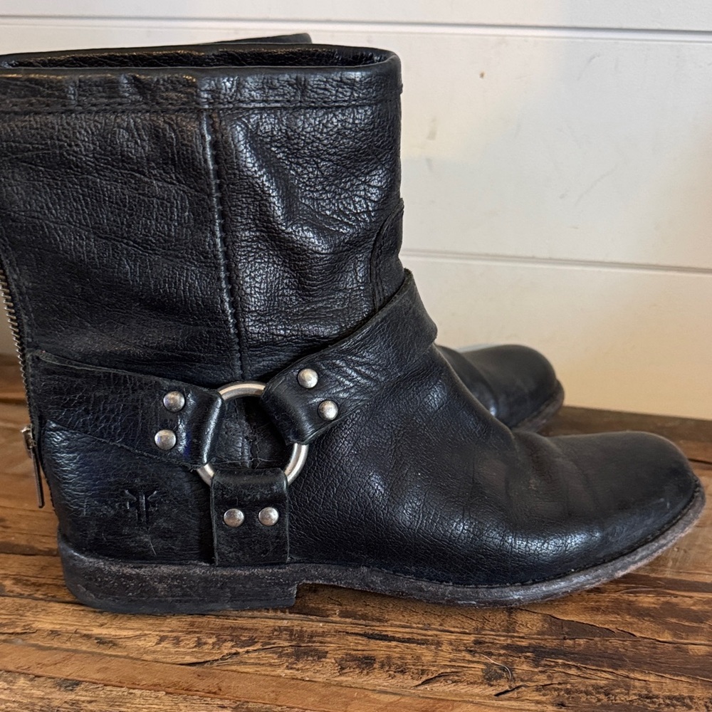 Frye Black Leather Harness Moto Boots size 8 🖤 made in Mexico